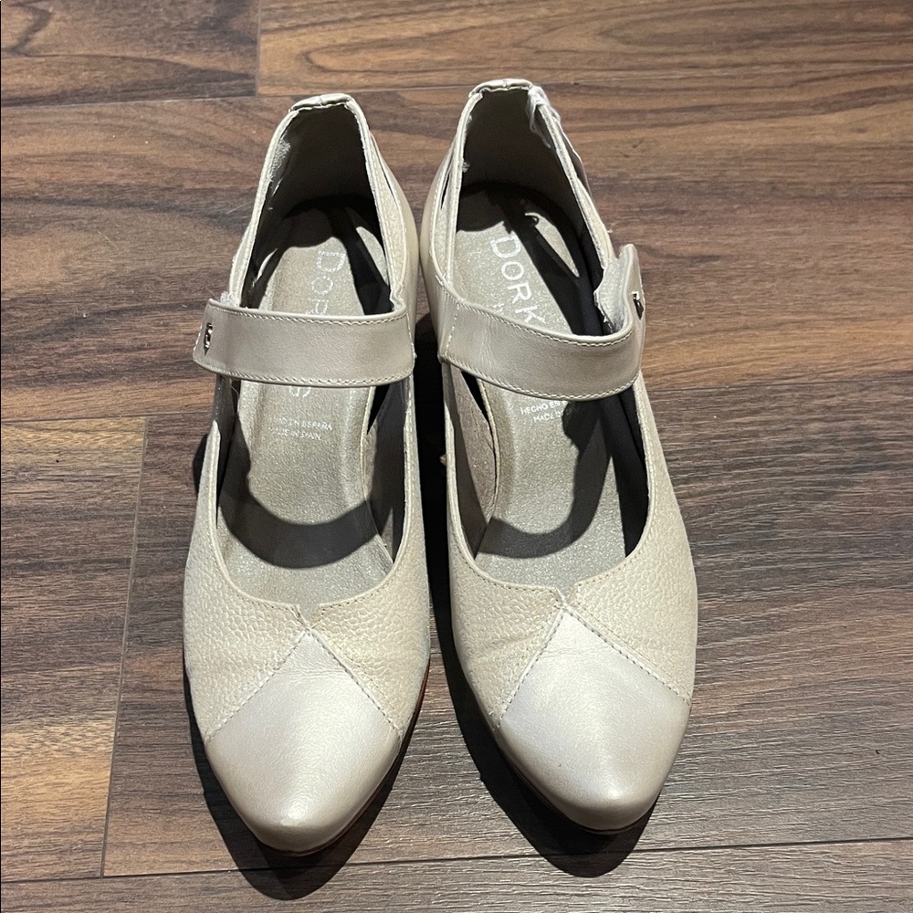 Chic Dorkin Cream Mary Jane Heels